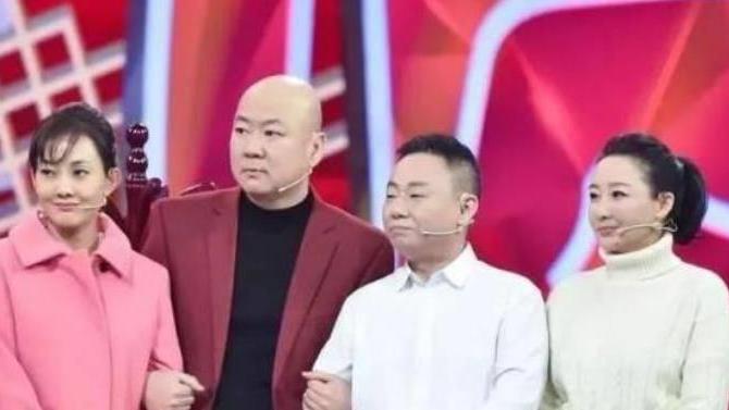 春晚|本是春晚“钉子户”，因一句台词被索赔1亿，今53岁沦落街头商演