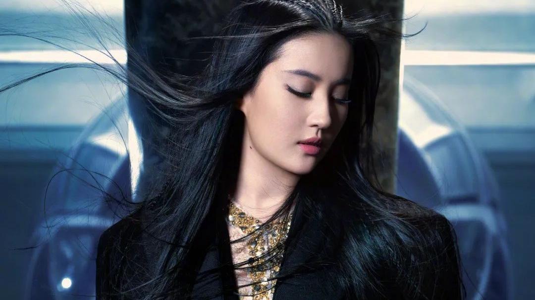 刘亦菲|刘亦菲，这种照片以后别拍了，会害到你…