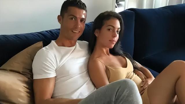 乔治娜|C罗未婚妻生二胎后晒娃！乔治娜手上宝石戒指抢镜