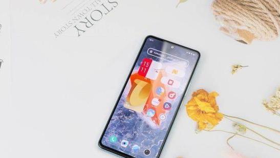 相机|iQOO诚意满满，新骁龙8+80W闪充+压感屏，仅2799元难道不香？