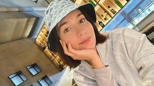 郭德纲|37岁卢靖珊晒照庆生，孕肚明显四肢纤细，韩庚表情太幸福