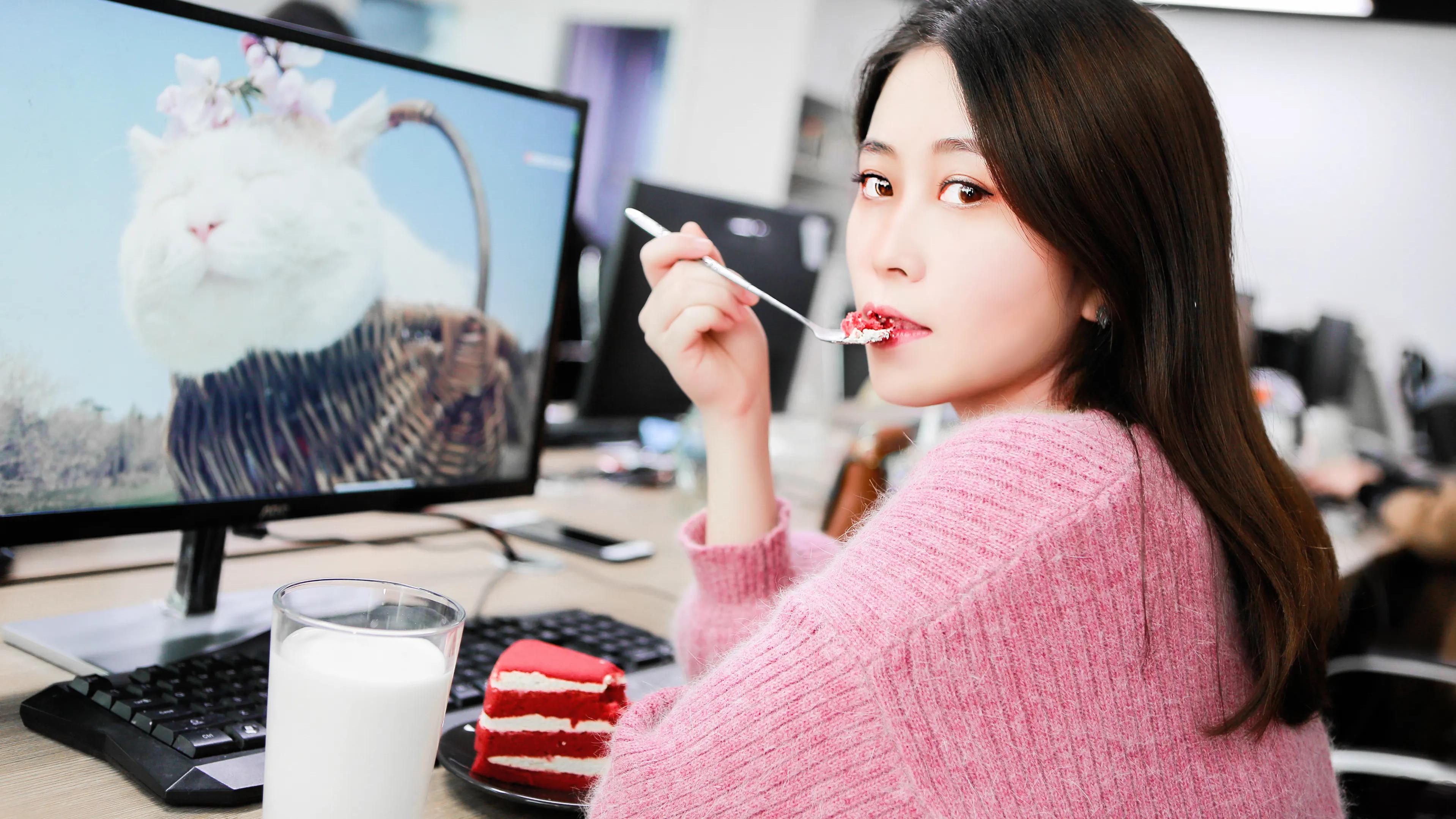 美食|办公室小野：为博流量想奇招，曾经力压李子柒，为何身陷舆论？