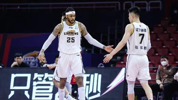 广东男篮|广东上海师徒两人输在同一点上，中国男篮最大的优势荡然无存