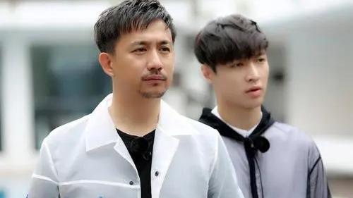 黄磊|黄磊“神算子”到底有多富？人脉有多广？看他是如何关照张艺兴的