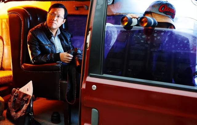 卓伟|卓伟写诗宣布复出，11小时后涨粉13万被封号，网友：复出失败