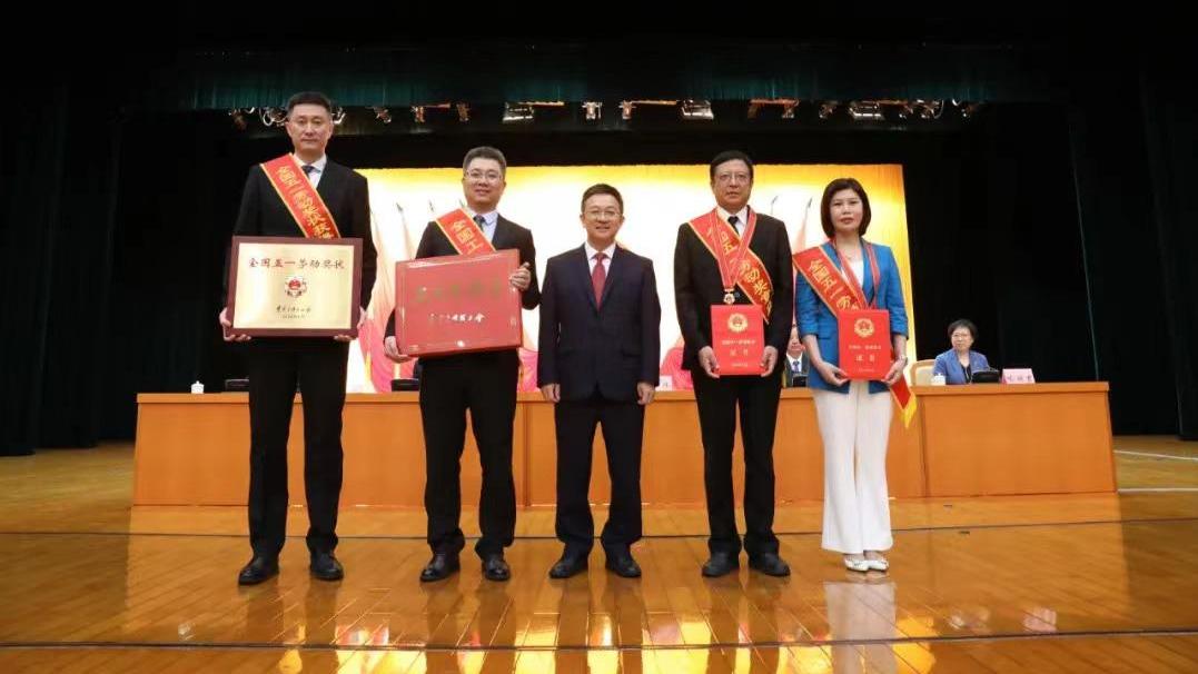 广东男篮|拿了冠军还是破防？广东队荣获五一奖章，辽宁队球迷这也要酸
