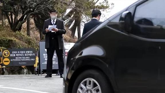 玄彬|玄彬孙艺珍婚礼安保严密，媒体动用无人机拍摄，画面很糊却很甜蜜