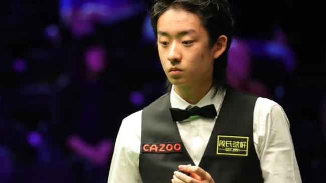 |中国斯诺克四人晋级！赵心童5-4险胜名将，19岁新星爆冷种子球员