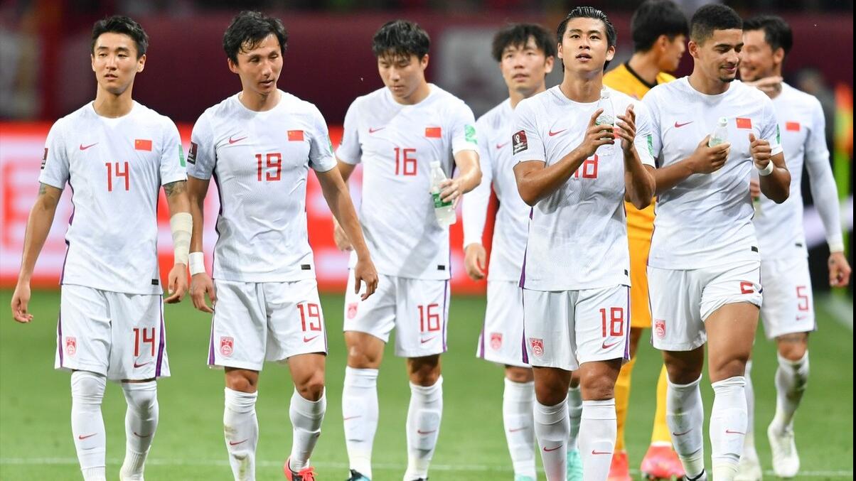 国足|里皮揭露国足世预赛出局最大原因，1行为实在太业余！