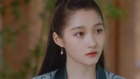 倪妮|娱乐圈5位“腿精”，关晓彤倪妮上榜，莫文蔚给腿买了3千万保险