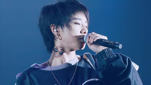 华晨宇|华晨宇：意外当爸人设崩塌后，如今《王牌》镜头也被减少