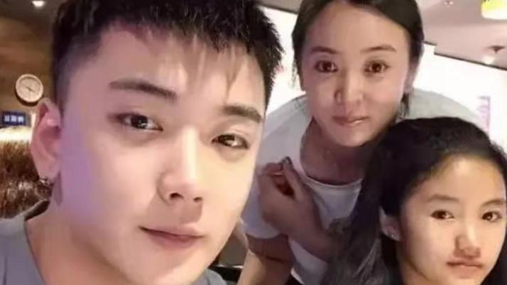 李勒优|掩耳盗铃！李勒优爆痘还偷吃烧烤，崔晋吐槽往死里吃，被优优捂嘴