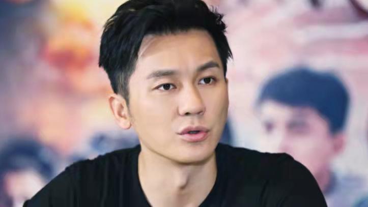 李晨|冯小刚李晨开撕，喊话让李晨滚出娱乐圈，李晨霸气回怼惹冯导生气