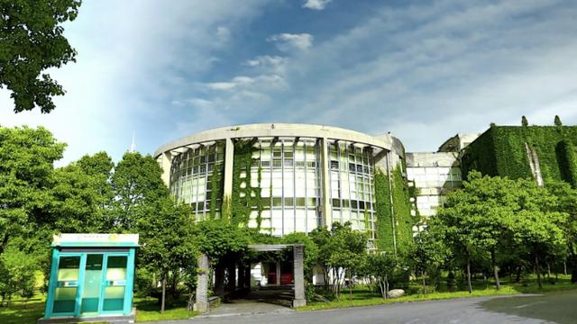 南极|有所本科院校历经“爆冷”，录取分数降至150分，却仍有上千空缺