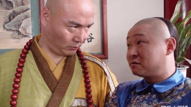 三德子|张国立两位得力搭档：三德子养鸡身家过亿，消失20年的法印去哪了