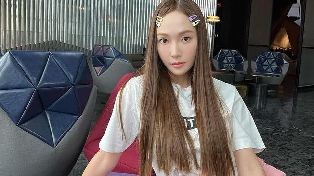 少女时代|郑秀晶与少女时代队员不和，因此事退团？