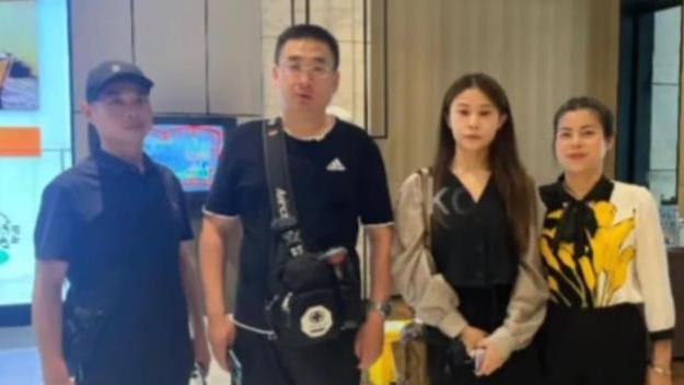 |走出阴霾！妮妮分享近照，罕见露笑颜，云昊暖心留言彰显兄妹情深