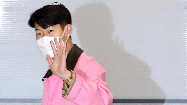 韩国队|6万球迷观战！孙兴慜戴3亿手表重返韩国队，赛前豪言：击败伊朗
