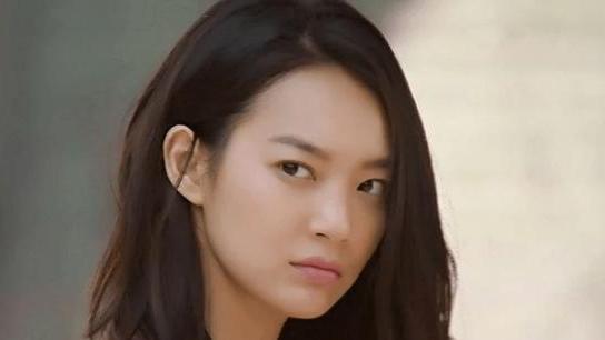 申敏儿|申敏儿：被赵寅成苦追，与金宇彬相恋7年，男友患癌却不离不弃