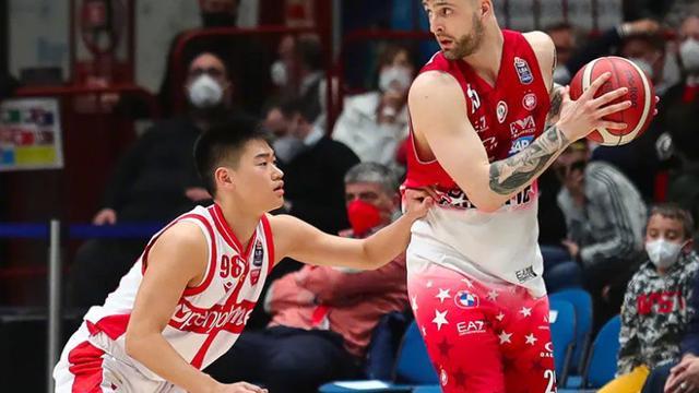 欧洲|中国男篮又一天才后卫！16岁越级打U19轰21+7，他在欧洲证明自己