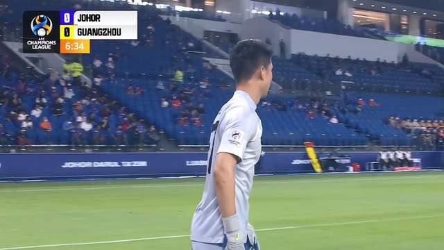 刘易斯·汉密尔顿|0比3，3分钟丢2球！恒大开局陷绝境，门将超级黄油手：无奈抱头