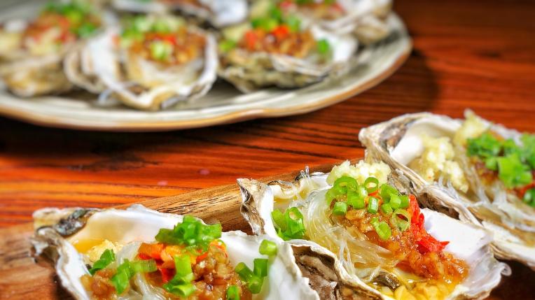 食盐|建议中老年：50岁后，及时补充5种“生命元素”，腿脚有劲身体好