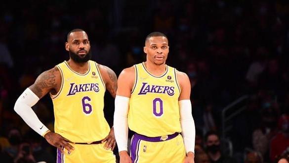 雄鹿队|NBA：老詹发威，湖人直击奇才，字母哥低吼，雄鹿武耀森林狼
