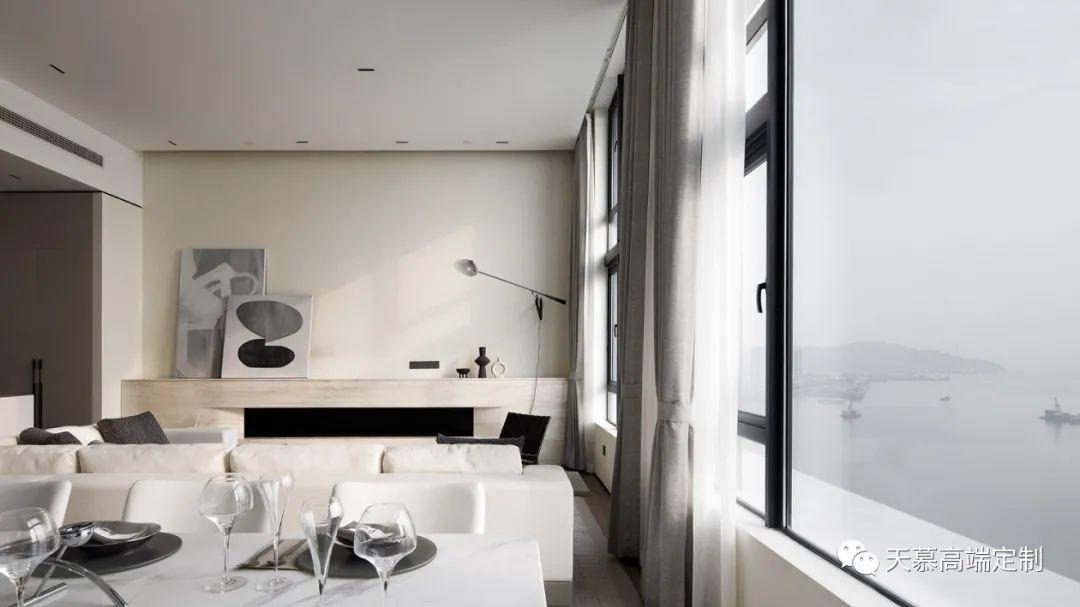 透过极简的独特设计，领略海湾独特的山海风光