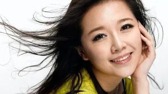 唐笑|超女歌手曾辱骂“看门狗”，被当众怒扇两耳光，如今怎样了？