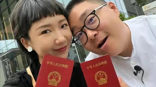 郝劭文|童星结婚直接当爸，妻子晒钻戒文身，征集宝宝名字疑似妻子又怀孕