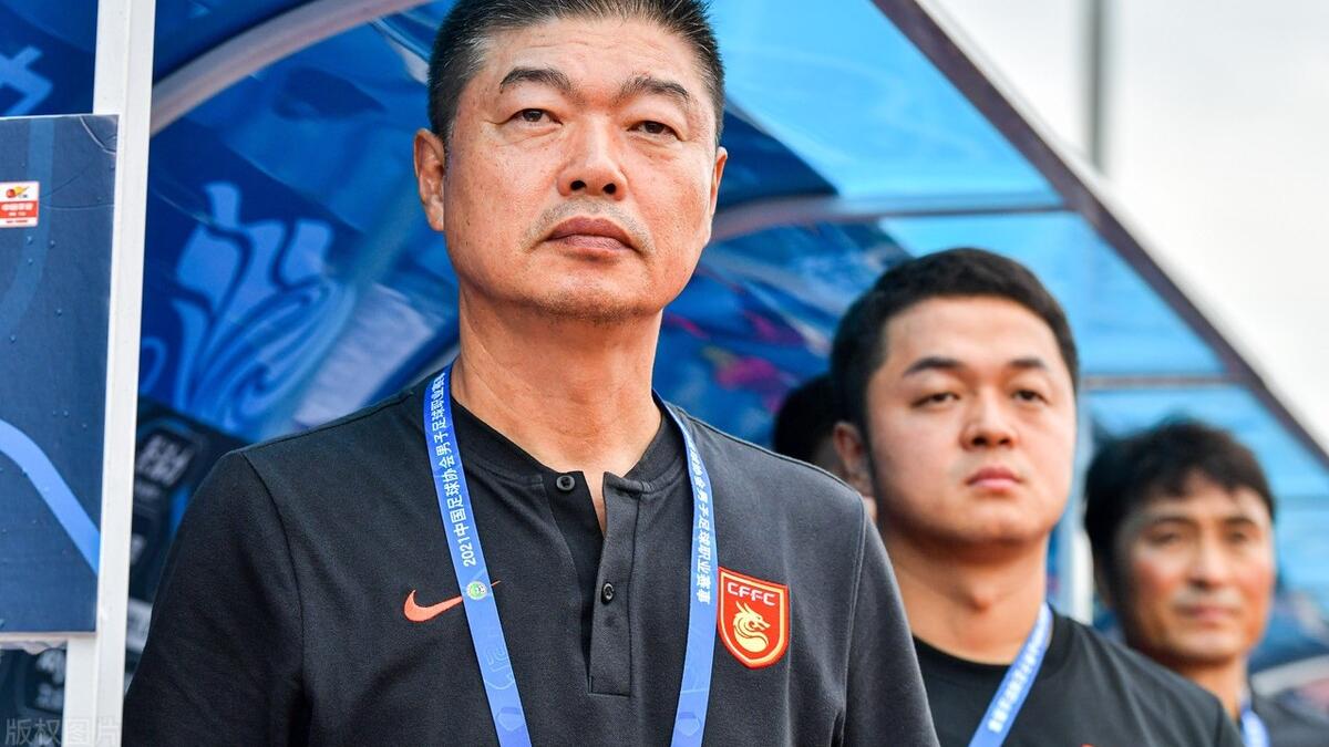 中超|尹鸿博去梅州 张呈栋去国安，任航+胡人天去武汉！河北队小鬼当家
