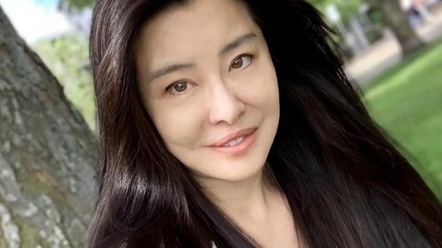 佟丽娅|9位移居国外的明星现状，有人后悔了，有人客死他乡，有人买豪宅