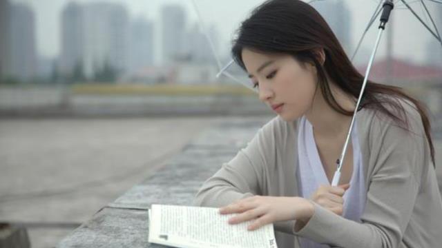 杨超越|刘亦菲新剧被吐槽太丑太土，节目组审美遭质疑，网友：改改造型吧