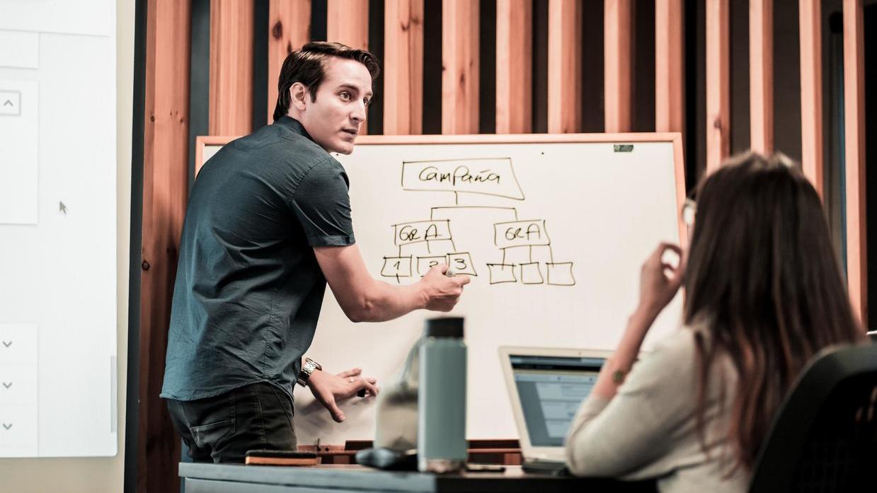 教师|学生的思维能力及主动程度，都与教师对职业的理解密不可分