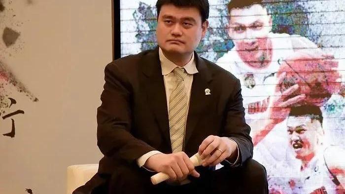 姚明|大学生狂赞姚明，CBA球迷却强烈要求姚明下台别祸害联赛，姚明做错了吗