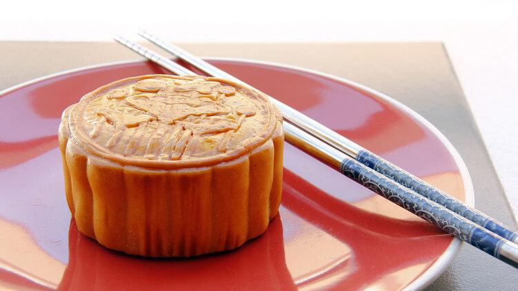 月饼|65岁阿姨吃月饼，住进医院，忠告：5类人要少吃月饼，管住嘴巴