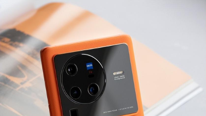 传感器|想省心就别省钱，2022年这三款旗舰手机值得入手，轻松用到2025年