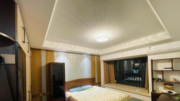 144平四房，住了一年多，感觉风格凌乱不入流，跟不上现在的装修