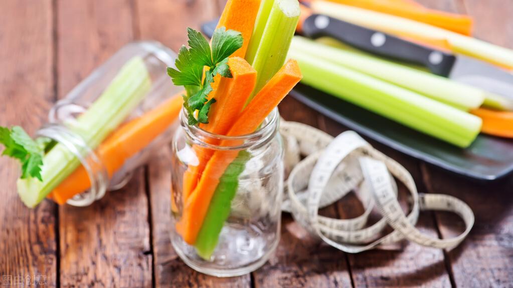 芹菜|2022年夜饭，既开运又开胃，不仅有红花还有绿叶