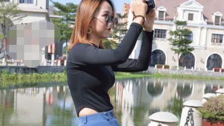 “棒棒糖”的紧身牛仔裤，最健硕的金发美人，网友：不忍直视！