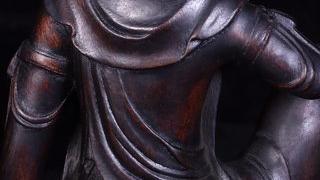 沉香木|旧藏：老沉香木雕“自在观音”摆件。