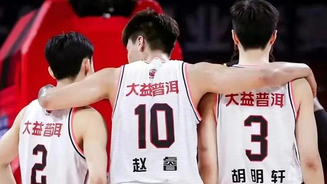 杜锋|泪目！杜锋深夜发文致敬易建联周鹏CBA霸主并未跌落神坛