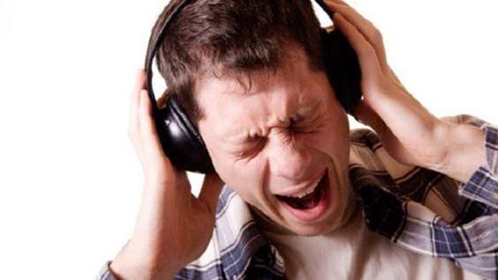 耳机|经常戴耳机，身体会受到哪些影响？注意事项有哪些？