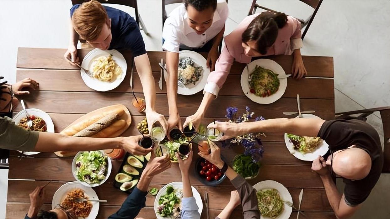 雄安新区|无业游民董大维，冒充“少将”行骗15年，被捕时一句话弄懵警察