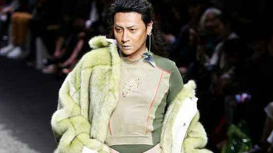 明星|明星油腻起来有多尴尬？陈志朋不系扣子露赘肉，海清让人不忍看