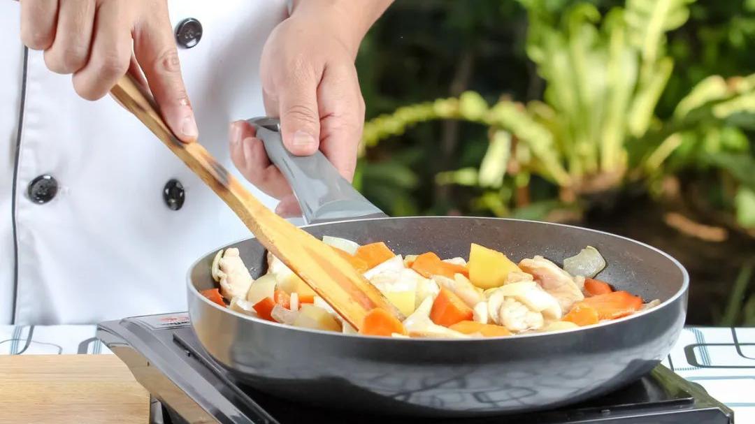 |为什么减肥不能节食？3个饮食原则，让你边吃边瘦下来！