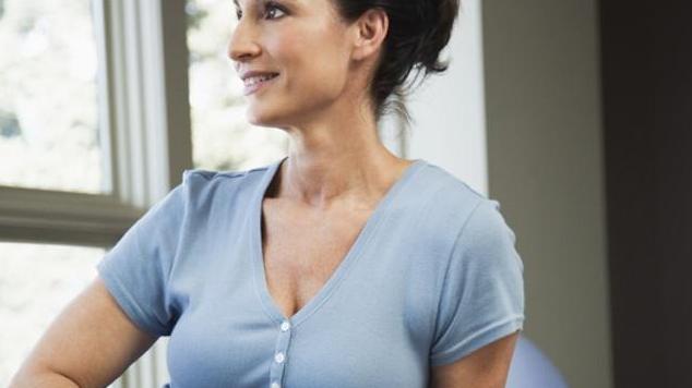 中药|女人过了40岁，要注意保养，多用这3种中药泡水喝，抗衰老显年轻