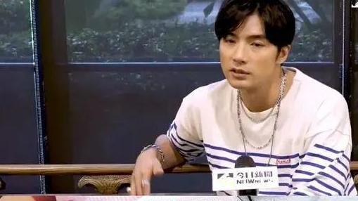 贺军翔|《爱上查美乐》复播，男主贺军翔惹争议，曾说三胎是女儿就不想生