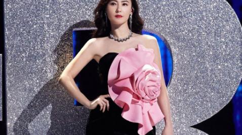 张柏芝|张柏芝居所内部曝光，T恤褶皱沾满污渍，护肤做饭与路人无异