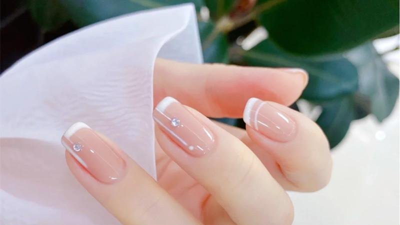 鸡蛋 “自己做指甲”与“美甲店做指甲”差别有多大？看完这3点就懂了